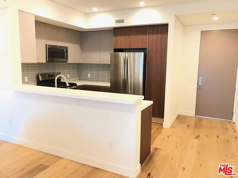 938 S Orange Grove Ave #203 — Photo 2