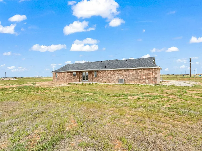 8807 N County Road 3200 — Photo 28