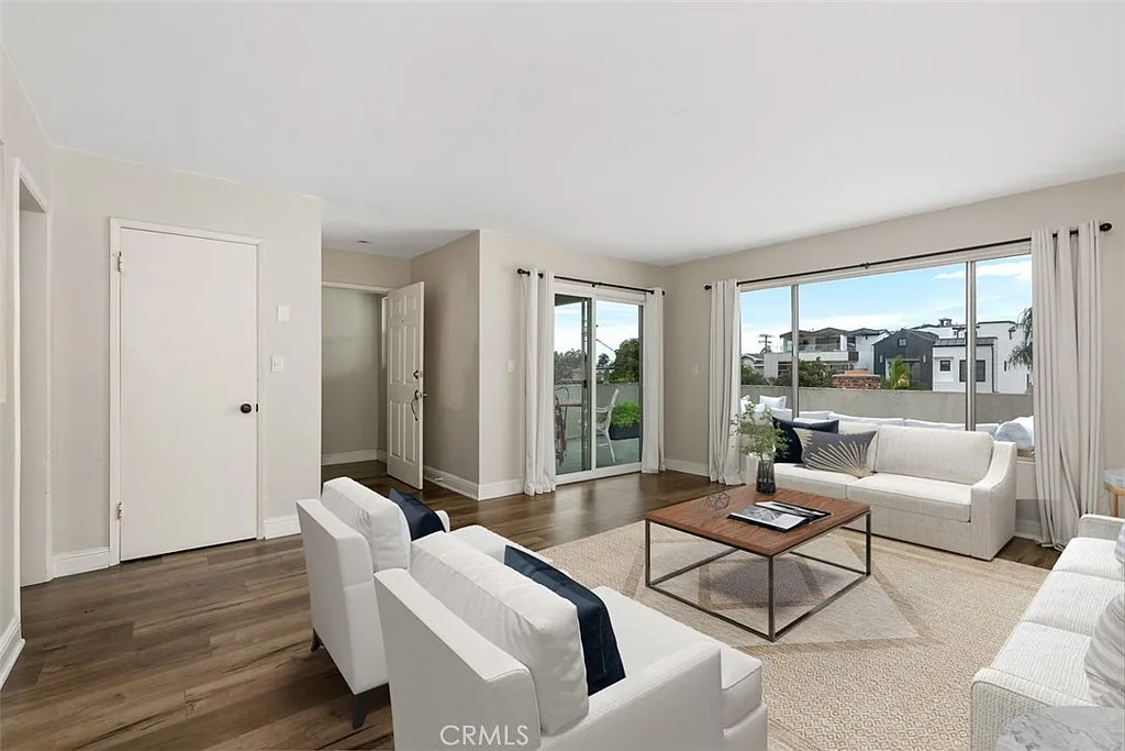 2 bed, 1.0 bath, 1100 sqft, $4,900 — Photo 4