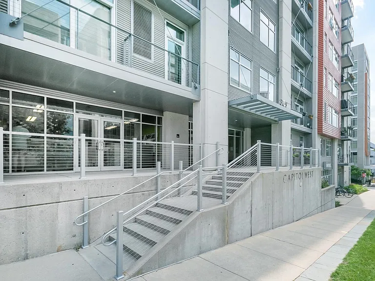 309 W Washington Ave #401 — Photo 5
