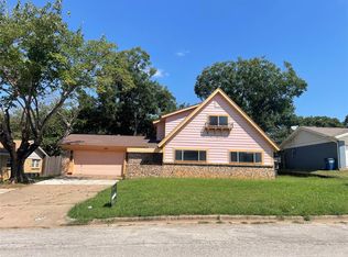 1700 Toplea Dr, Euless, TX 76040