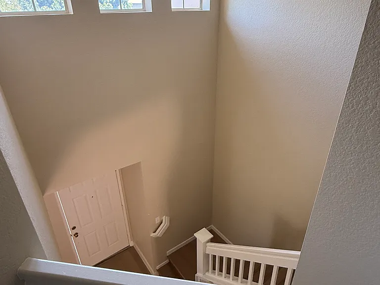 1010 E Chestnut St — Photo 21