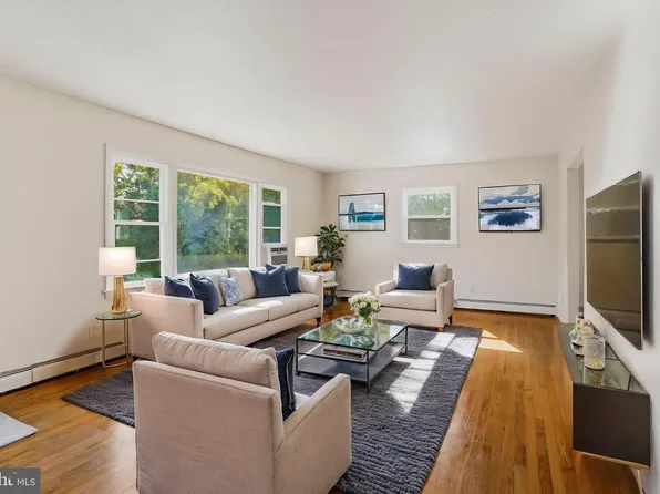 16320 Point Lookout Rd, Lexington Park, MD 20653