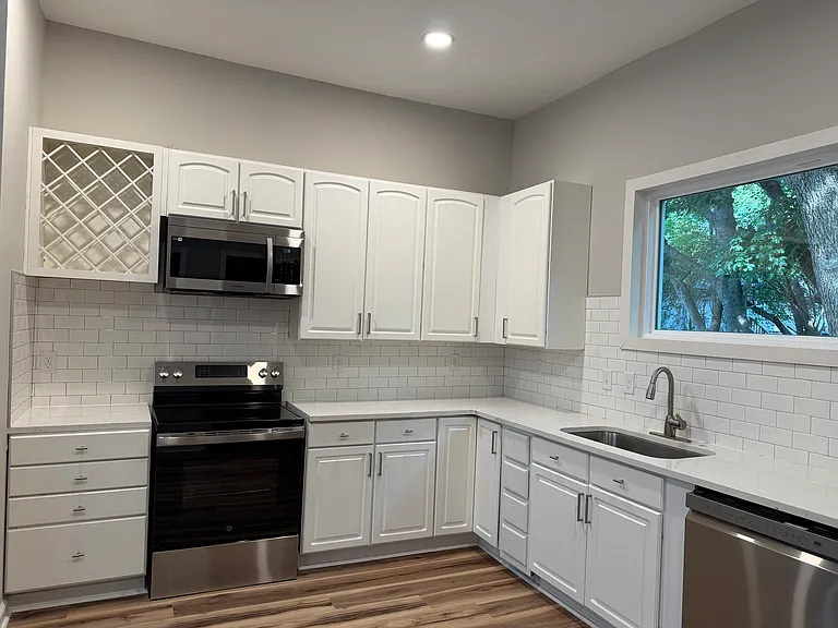 216 S Clay St — Photo 3