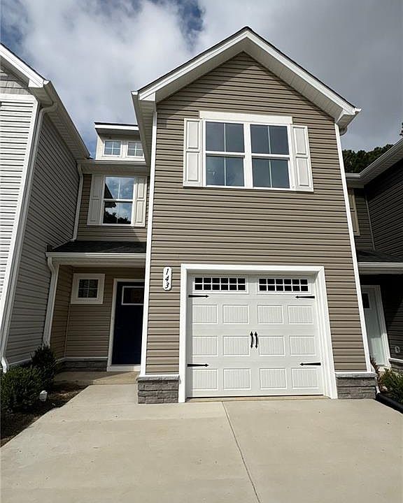 1st image of 143 Summit View Ln