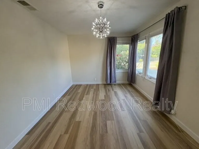 855 15th Ave — Photo 13