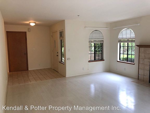 2nd image of 320 Oak Creek Blvd