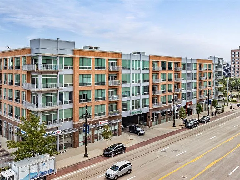 3670 Woodward Ave #410 — Photo 2