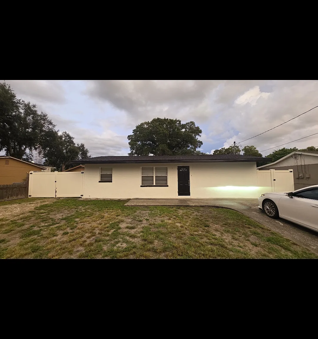 3 bed, 1000 sqft, $2,300 — Photo 1