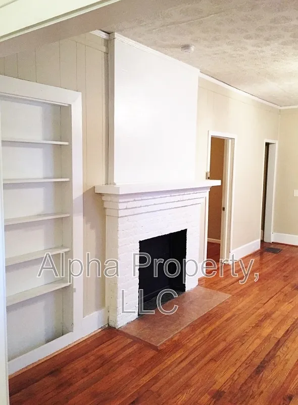 3 bed, 2.0 bath, 1116 sqft, $1,375 — Photo 4