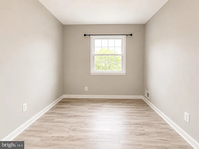 14761 Ealing Ct — Photo 17