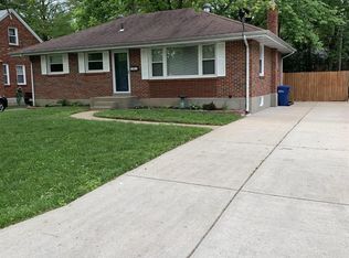 4 Spring Dr, Florissant, MO 63031