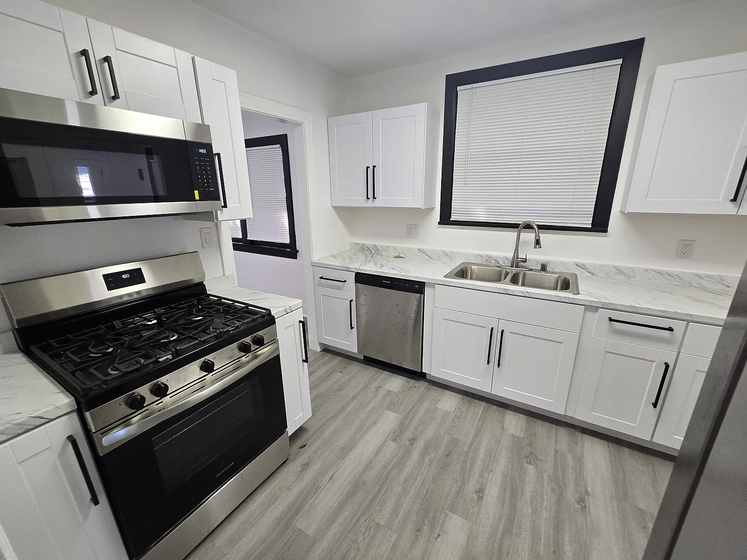 2 bed, $3,400 — Photo 2