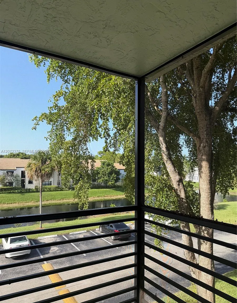 Sunrise Springs Condo Iv — Photo 3