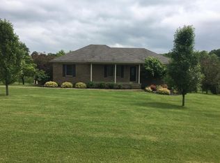 637 Lakeside Dr, Taylorsville, KY 40071