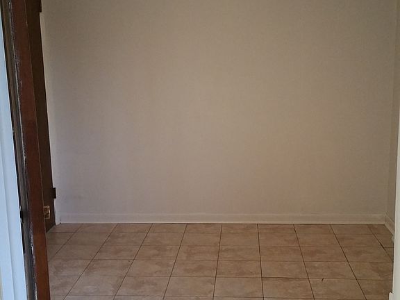 5th image of 3820 Bauer Dr