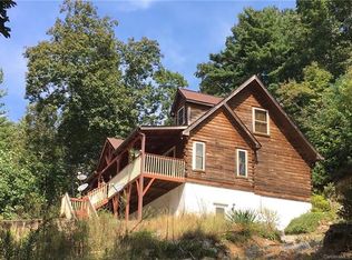 515 Rich Mountain Rd, Flat Rock, NC 28731