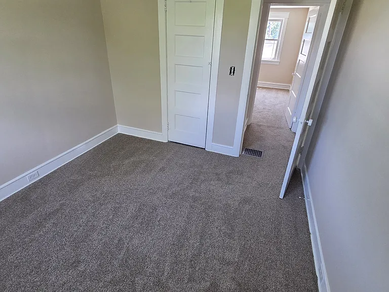 129 Kings Hwy — Photo 12