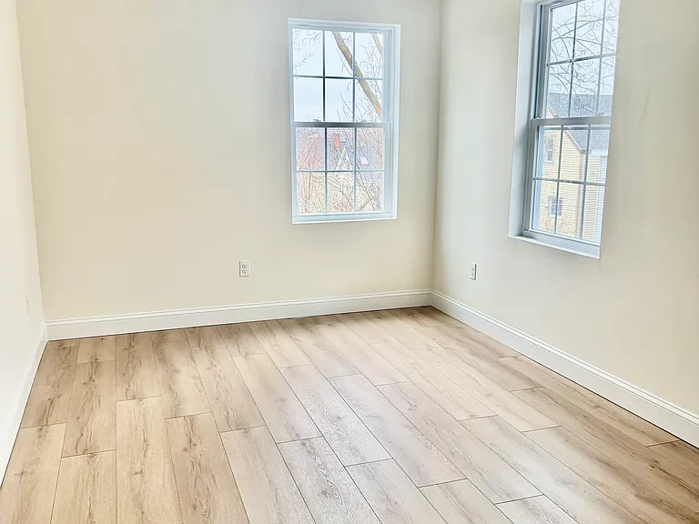 52 Zone St #2 — Photo 6