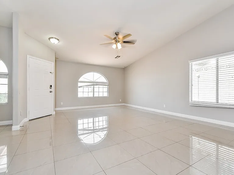 2216 Jardine Ave — Photo 8