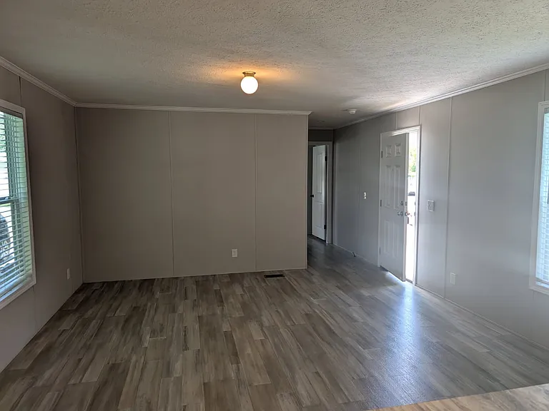 Avon Lakes Estates — Photo 23