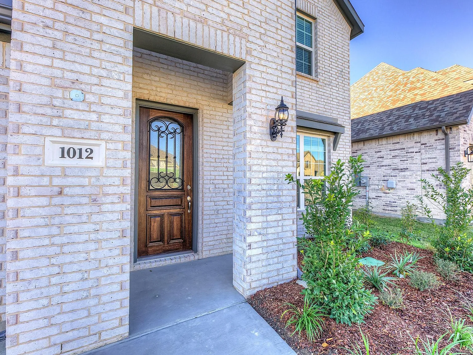 4 bed, 3064 sqft, $3,150 — Photo 2