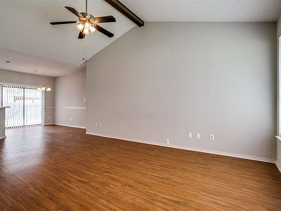 4th image of 2614 Phillips Dr