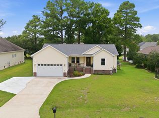 907 Sea Holly Ct, New Bern, NC 28560
