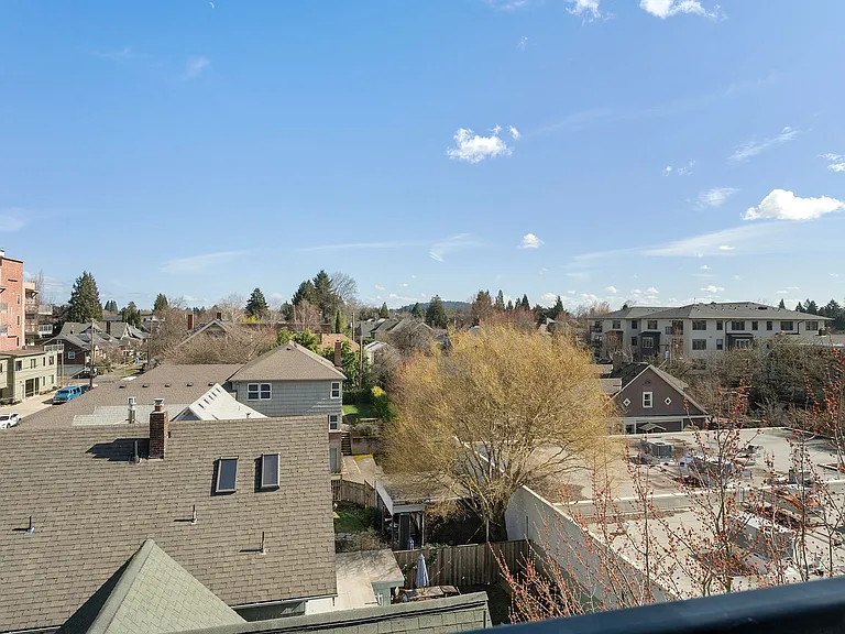 Studio With A View! Redwood Lofts & Flats — Photo 21