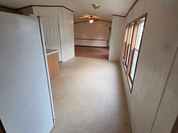 5th image of 319 N County Line Rd #8