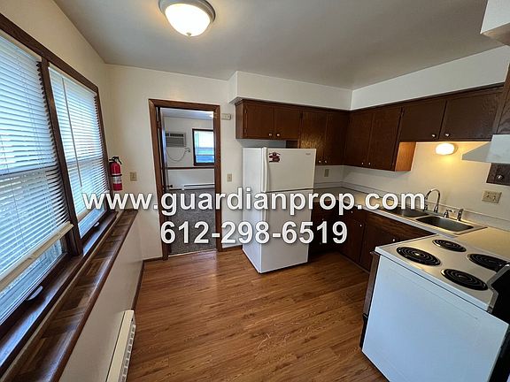 4th image of 352 21st Ave S APT 1C