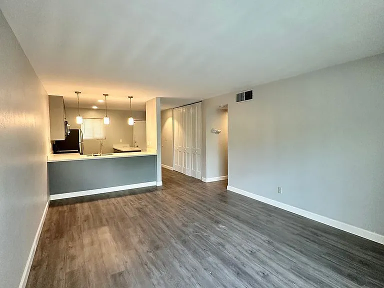 745 F St #2 — Photo 5