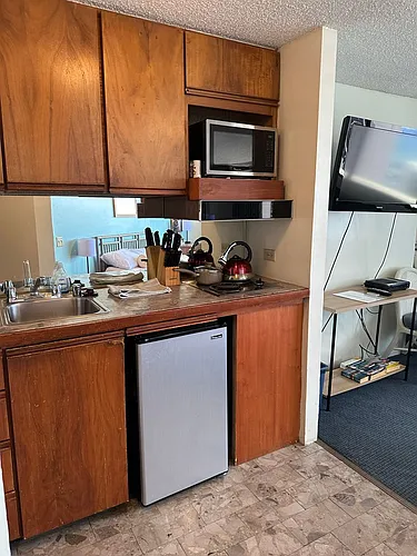 1700 Ala Moana Blvd Photo 1