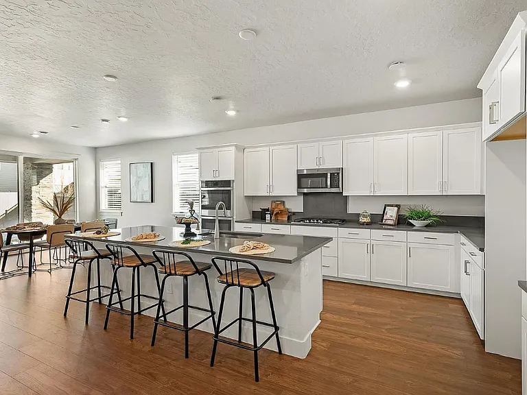 5368 S Snowden Ave — Photo 4