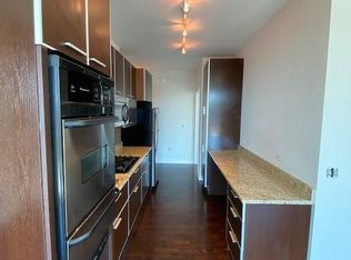 660 W Wayman St #903, Chicago, IL