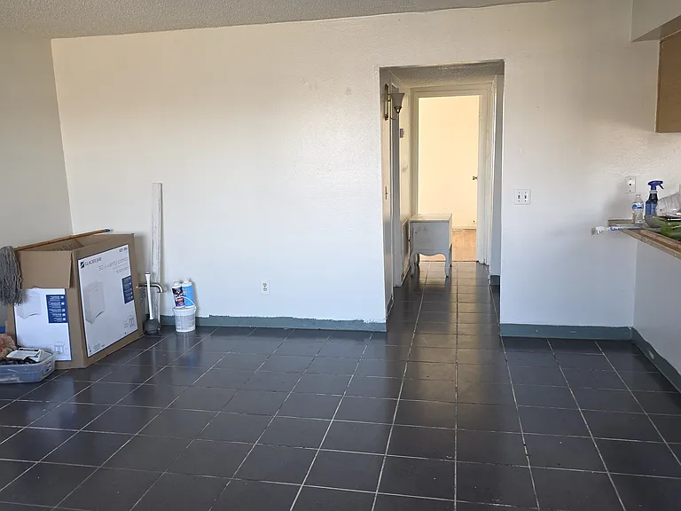 2512 Carroll St — Photo 7