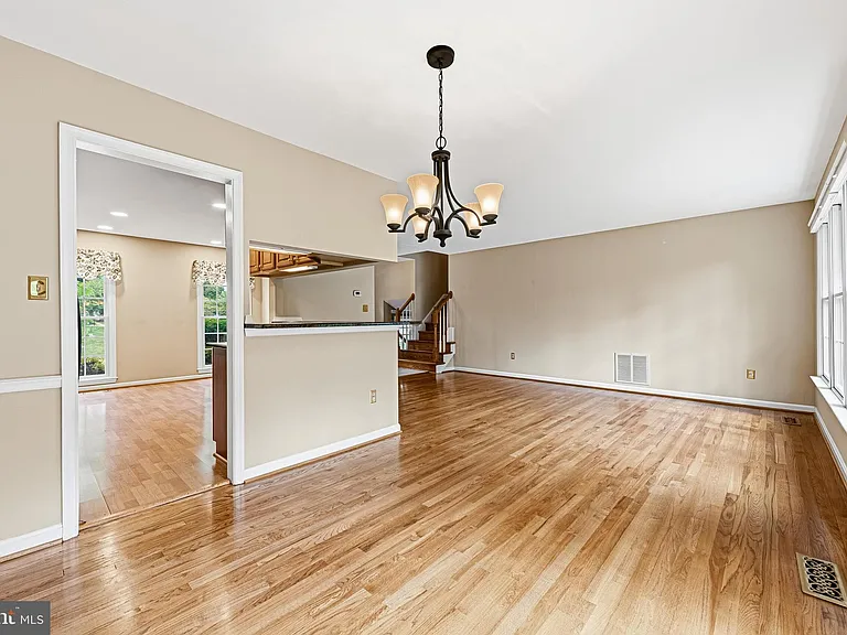 1432 Filene Ct — Photo 6