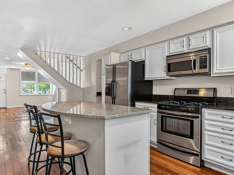 803 E Fort Ave — Photo 2