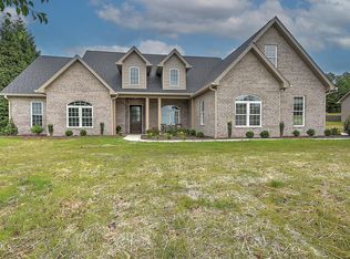 302 Charlton Ct, Bluff City, TN 37618