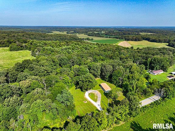 2nd image of 1923 Stonefort Rd