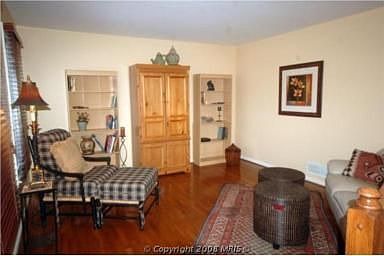 7704 Sandstone Court Living Room