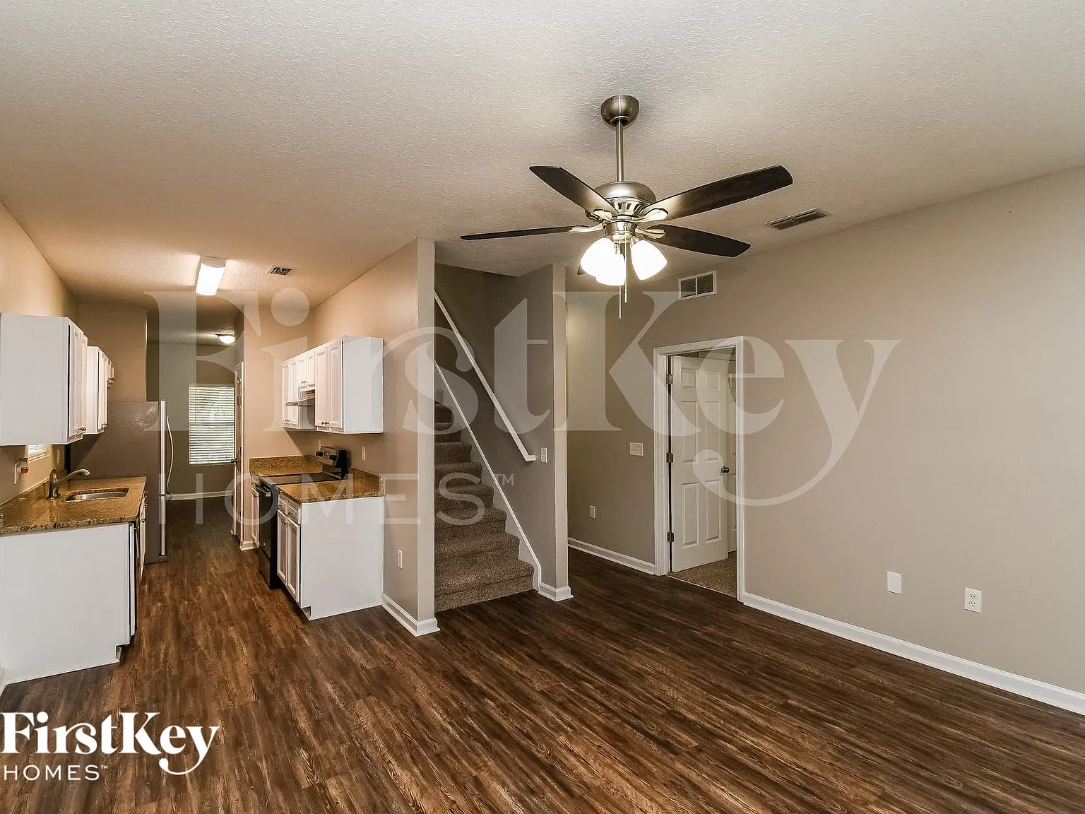 4 bed, 2.5 bath, 1576 sqft, $2,155 — Photo 4