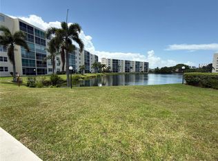 Meadowbrook Lakes View, Dania, FL 33004