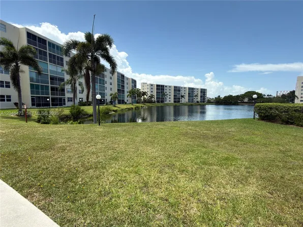 141 SE 3rd Ave APT 106, Dania, FL 33004
