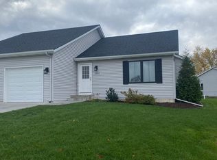 1202 Cranberry Ct, Holland, MI 49423