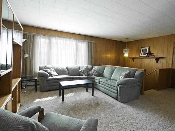 2nd image of 2834 Ruby Ave
