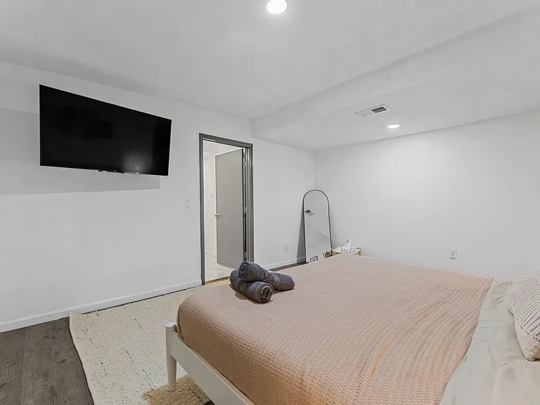 4203 Philmont Ave — Photo 38
