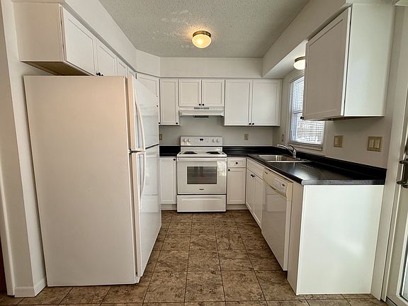 2nd image of 22 Dartmouth Dr