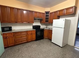 1214 N Broad St APT 302, Philadelphia, PA 19121