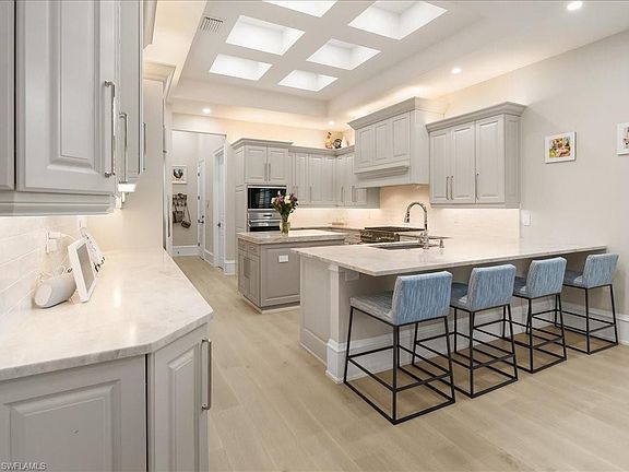 4th image of 2822 Capistrano WAY